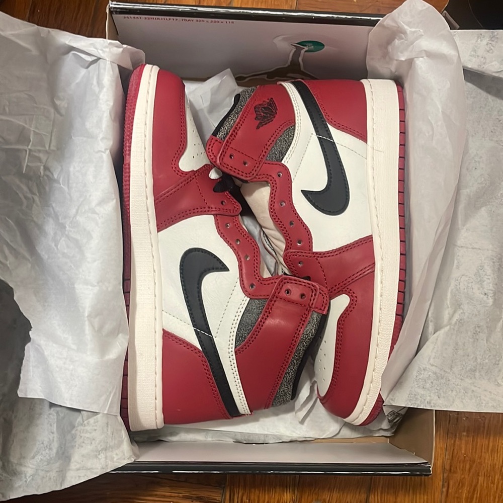 Air Jordan 1 Retro High OG “Chicago lost & found”